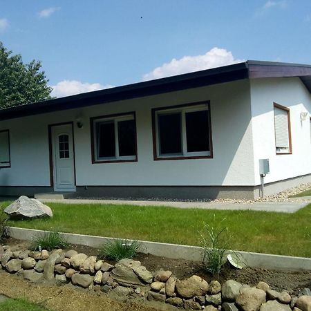 Behaglicher Bungalow Fuer Mensch Und Hund Barkhagen Zewnętrze zdjęcie