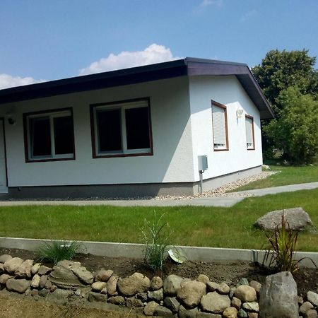Behaglicher Bungalow Fuer Mensch Und Hund Barkhagen Zewnętrze zdjęcie